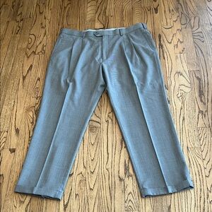 Roundtree & Yorke Travel Smart medium gray dress pants.